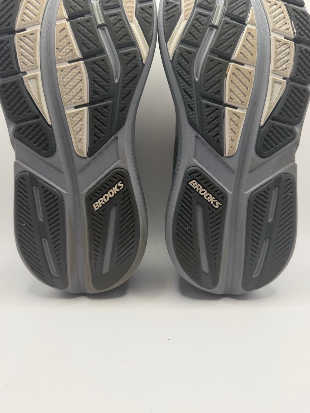 Brooks Ghost Max 3 Mens Size 8.5 4E Extra Wide Gray Road Running Shoes - Picture 16 of 16